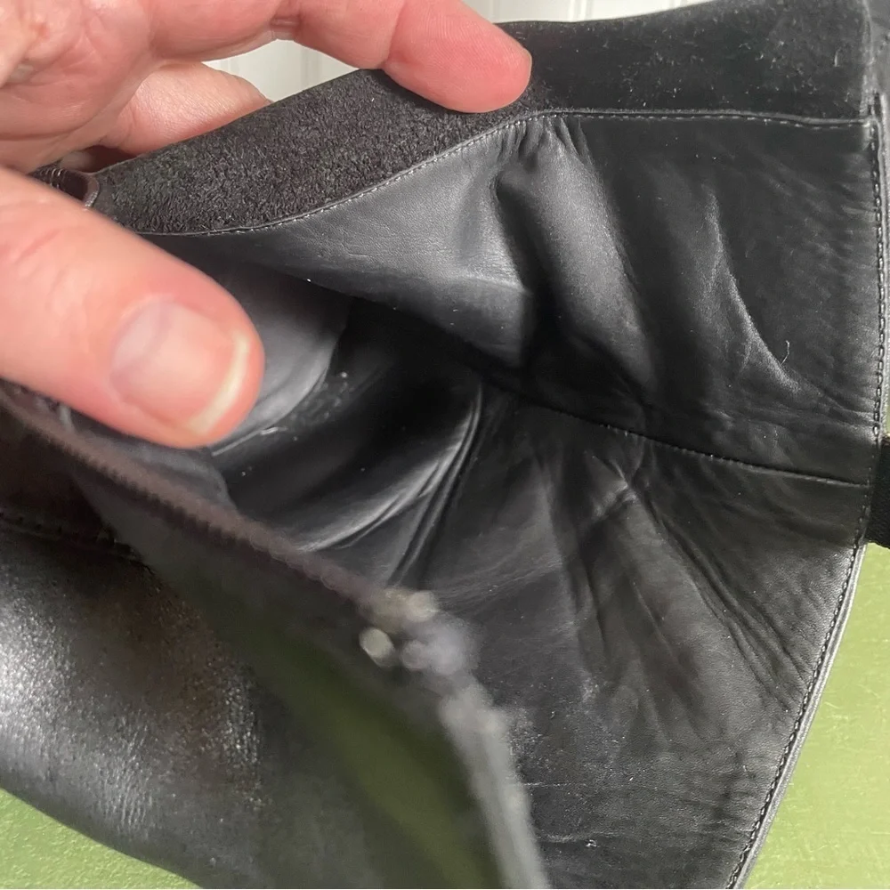 Hugo Boss Men’s Side-Zip Ankle Boots in Black Leather